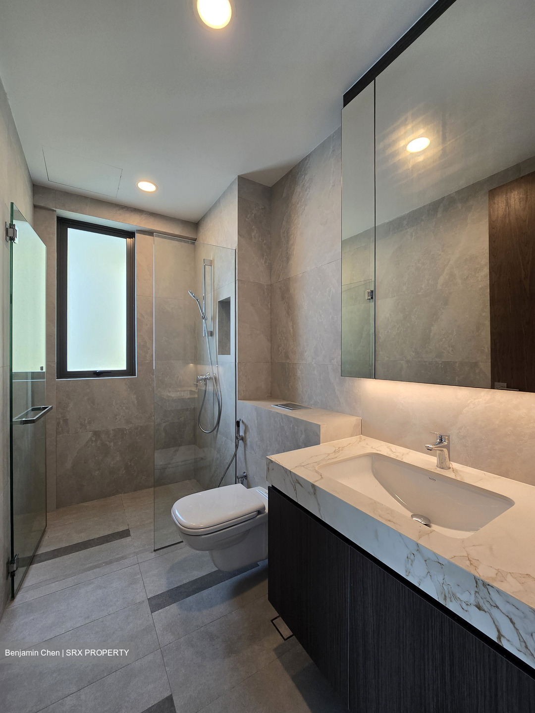 East Coast Avenue (D15), Terrace #606385251